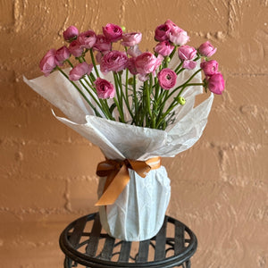 Ranunculus (Double Bunch) + Vase