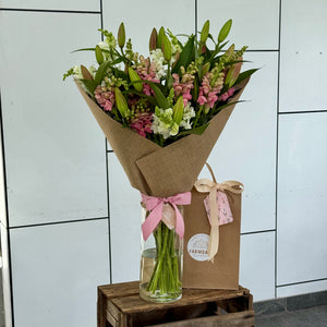 Gift Oriental Lilium & Seasonal Mix + Vase