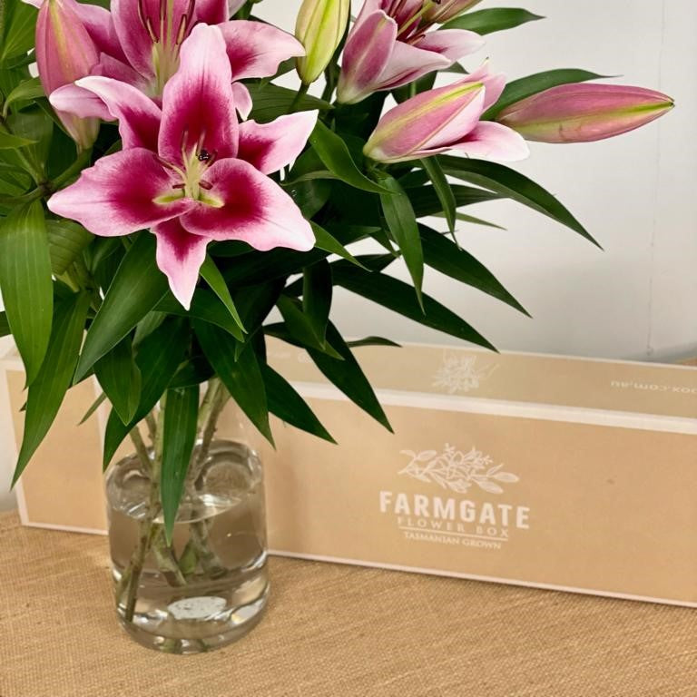Gift A Beautiful Farmgate Flowers Oriental lily Bouquet in a Beautiful